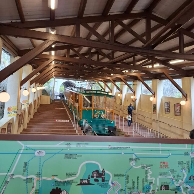 12月7日(日)
納山会
徒歩で登攀組とケーブル使用組に別れ、記念碑を経て六甲山上の小宴場へ向かう。
初顔合わせの方の為に「自己紹介」の後  表彰を終え、小宴に臨む。美味しいパスタ料理と回顧談に花が咲く。
「年に一度 会食例会を…」
「山行とセットで、旅館宿泊を希望…」という希望意見をいただきました💐
今後の検討課題にさせて頂きたいと思います🙇

45年前、本会を起ち上げた猛者達から財産を引継いだ会員の記念例会でした。

#六甲山
#六甲山サイレンスリゾート
#六甲山サイレンスリゾートカフェテリア 
#低山ハイキング
#低山ハイク山好きな人と繋がりたい 
#大阪低山跋渉会