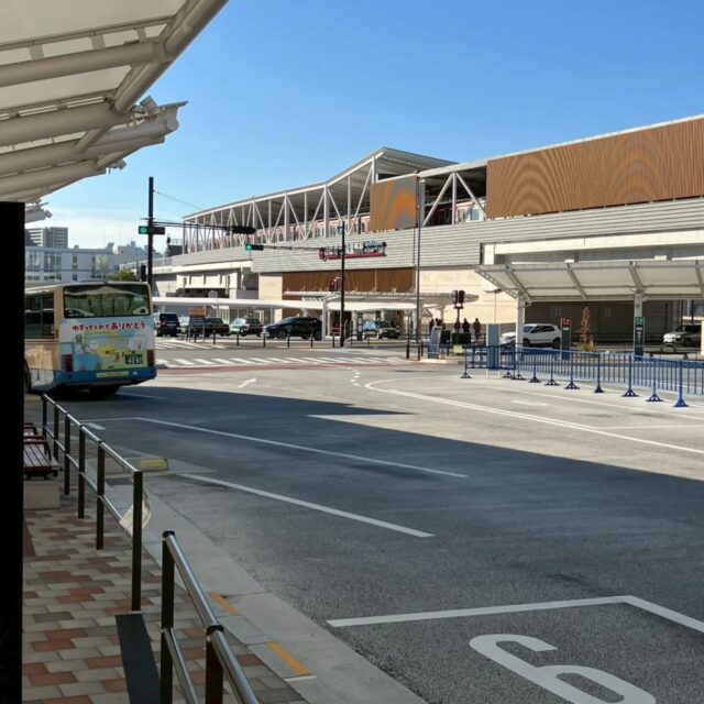 12月20日(土)
吉川城跡例会

師走だが快晴かつ温暖な気候で春と錯覚しそうな 中  山行を開始する

青貝山への行程は道標も多く、順調に山行が進捗する
高代山への登攀はやや疲れたものの 藤原さんの提案で、「新参道」を選択し、時間短縮に貢献出来たと思います。

高代寺の横で熊の「とよくん」に会えたのは本当に
幸でした。
(林檎を食べていました)

#吉川城跡
#高代寺とよくん
#低山ハイキング
#低山ハイク山好きな人と繋がりたい
#大阪低山跋渉会